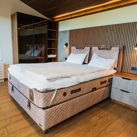 Pristan In The Mountain Luxury Suits فندق *